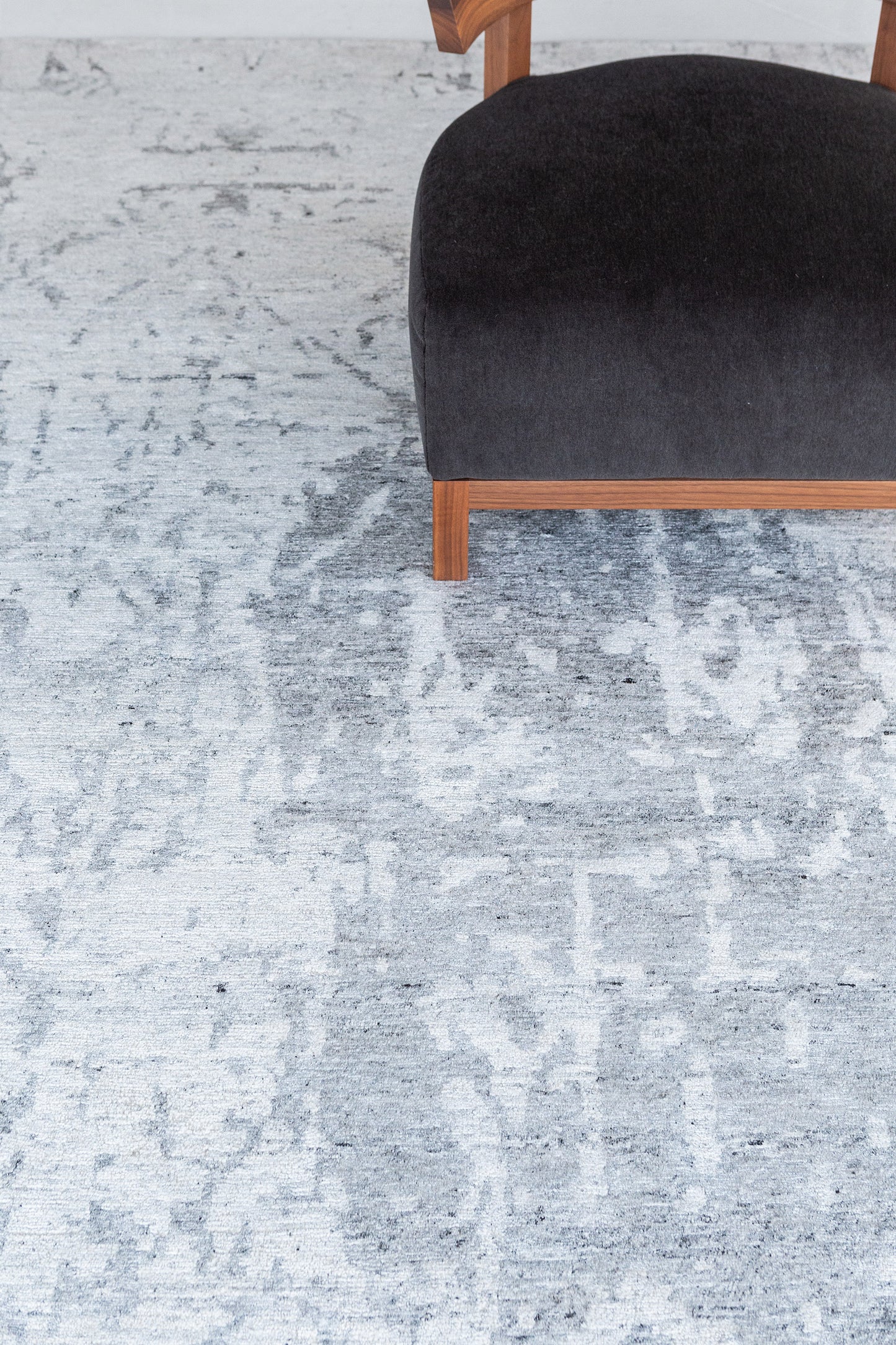 Modern Rug Image 7719 Modern Design Bamboo Silk Rug Maruti A1158