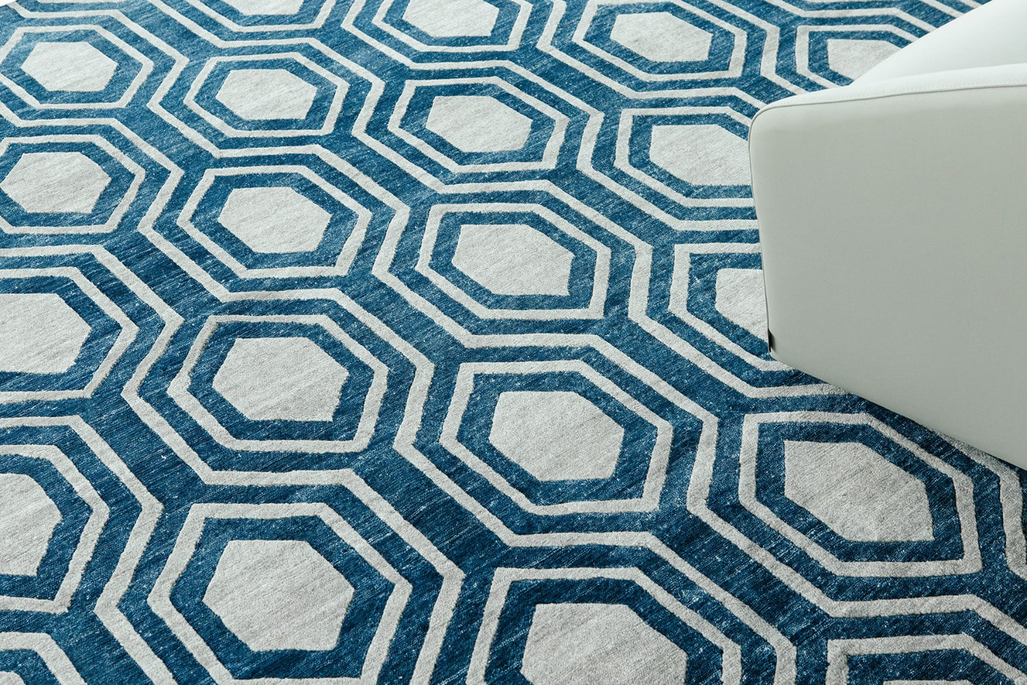 Modern Rug Image 7566 Modern Design Bamboo Silk Rug Favo