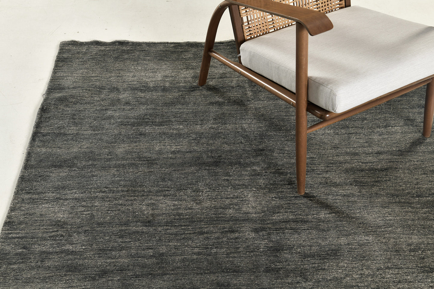 Modern Rug Image 10417 Solid Design Bamboo Silk Rug Dara