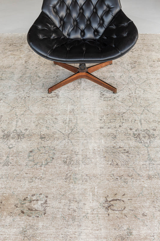 Persian Rug 3132 Vintage Distressed Persian Tabriz 25967