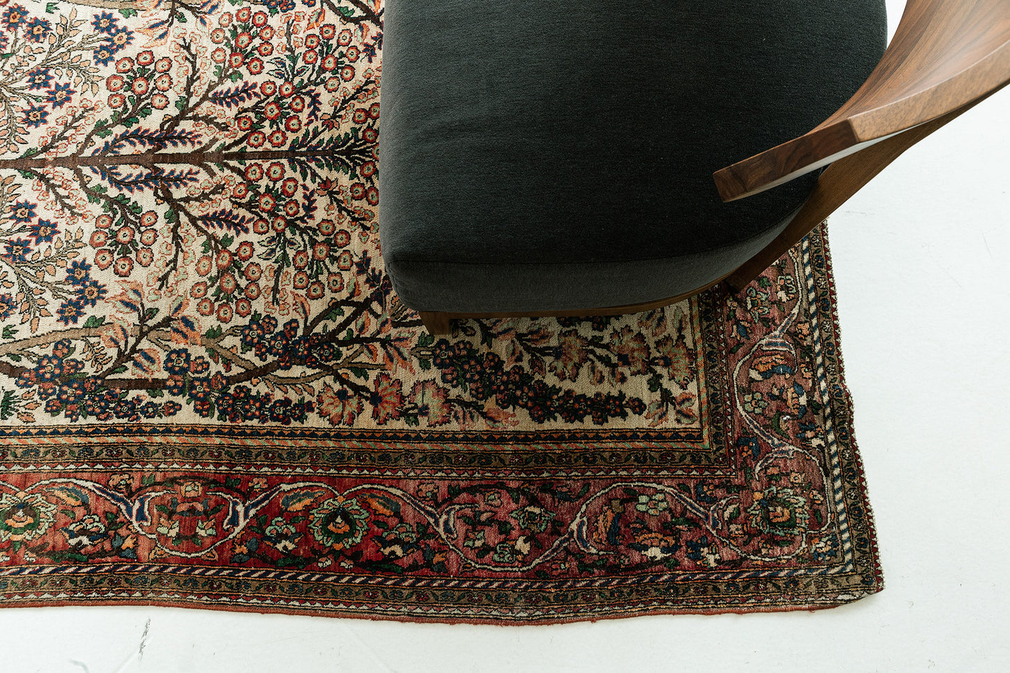 Persian Rug 3465 Vintage Persian Isfahan Rug 26009