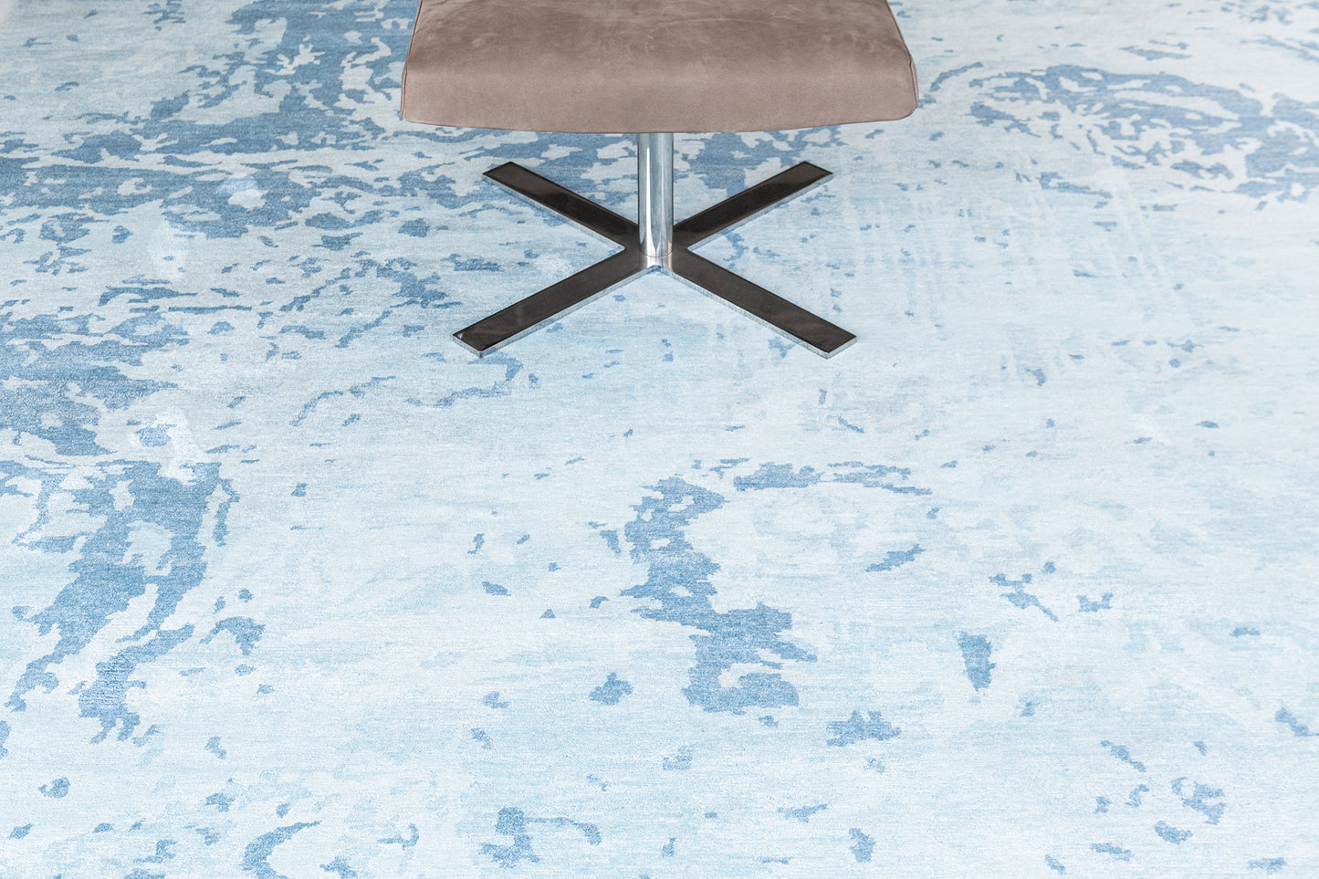 Modern Rug Image 7367 Modern Design Bamboo Silk Rug A1900