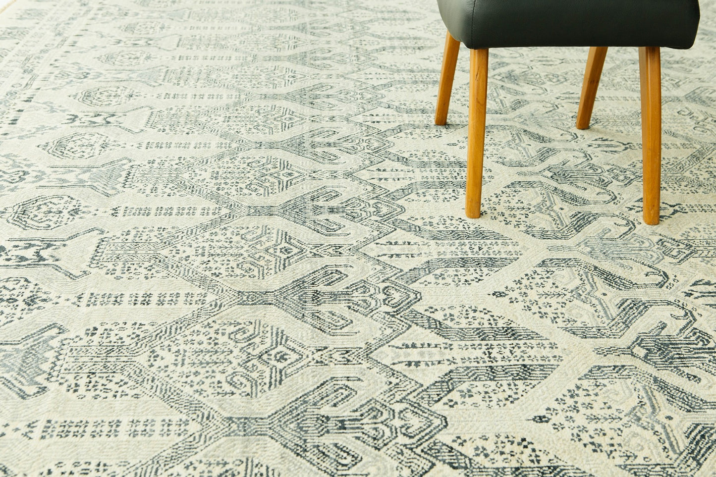 Transitional Design Rug Allure Dixson