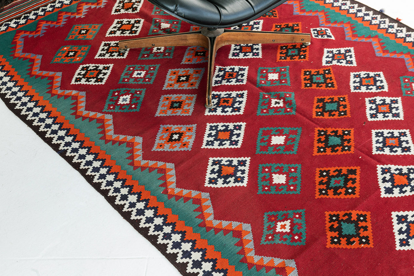 Persian Rug 3153 Vintage Northwest Persian Ghashgaei Tribal Kilim Runner 26406