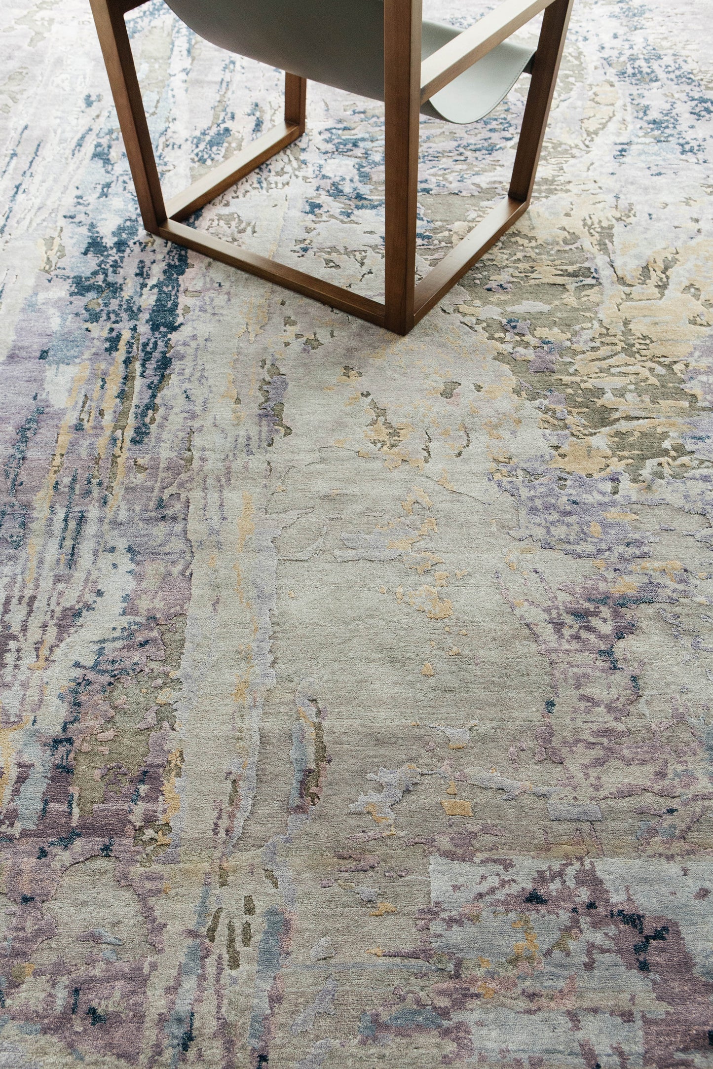 Modern Rug Image 7190 Modern Design Bamboo Silk Embossed Rug FR1203