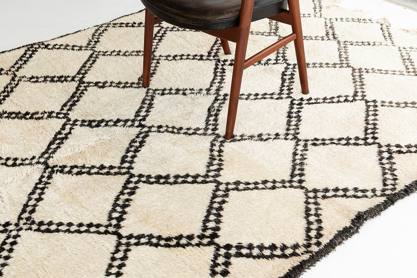 Modern Rug Image 13072 Vintage Moroccan Beni Ourain Tribe Berber Rug