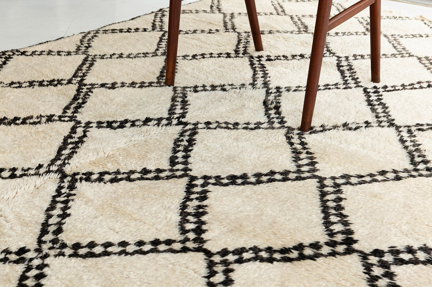 Modern Rug Image 13070 Vintage Moroccan Beni Ourain Tribe Berber Rug