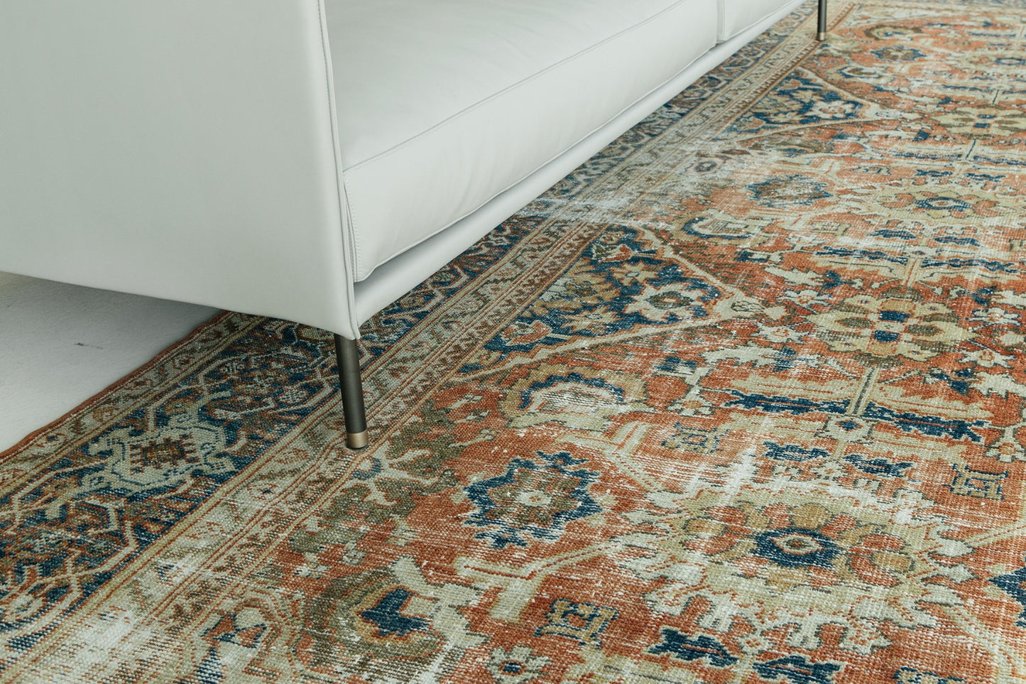 Persian Rug 1077 Antique Persian Mahal Distressed Rug 26769