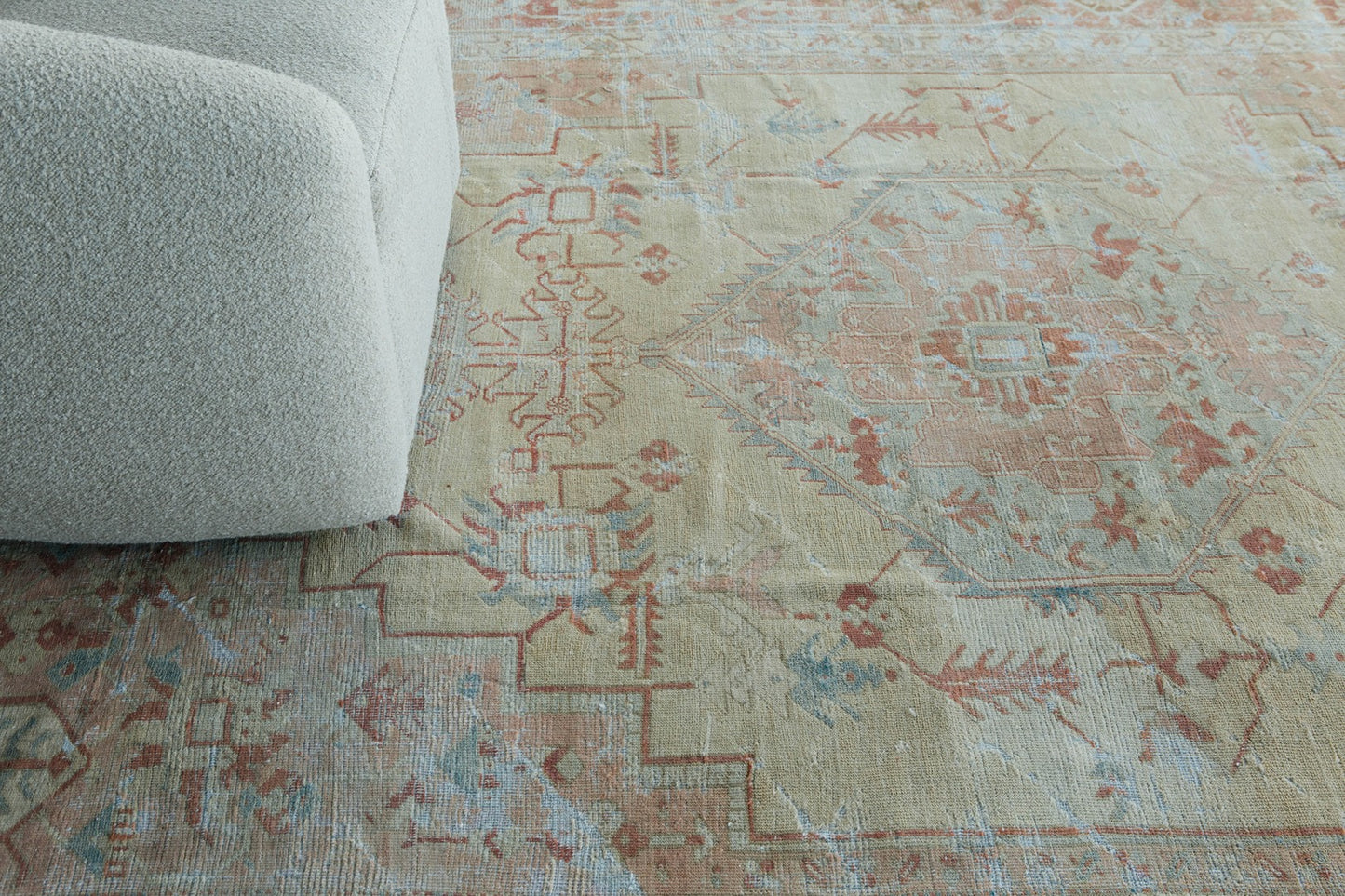 Antique Persian Serapi Rug 26861