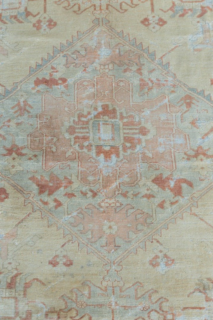 Antique Persian Serapi Rug 26861