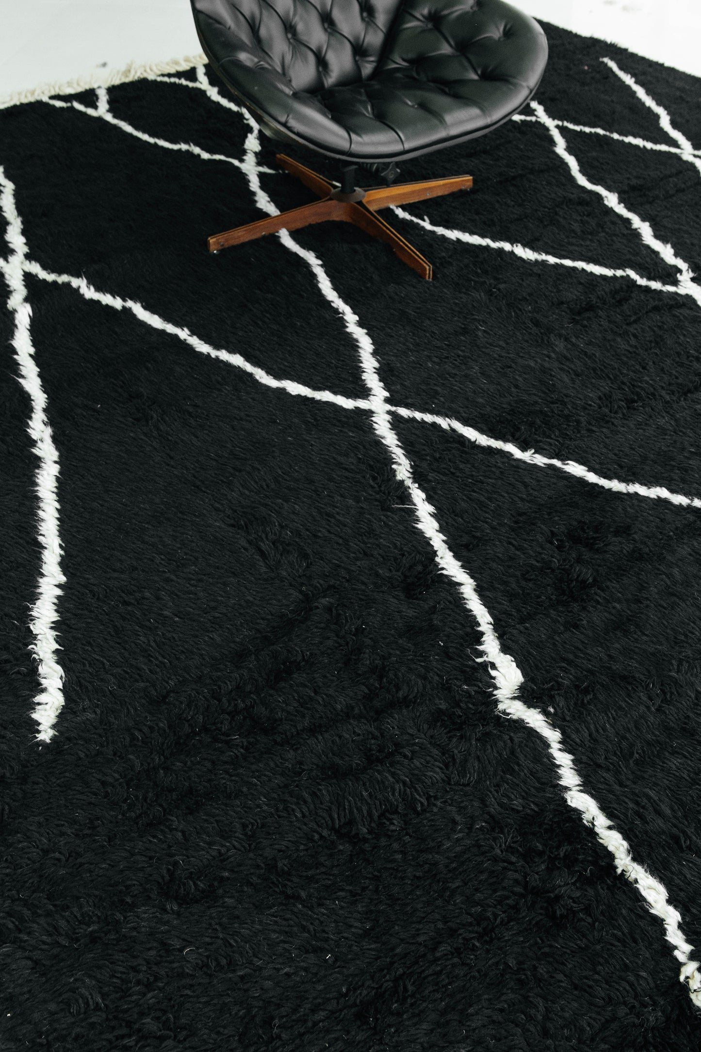 Modern Rug Image 1963 Bise, Atlas Collection