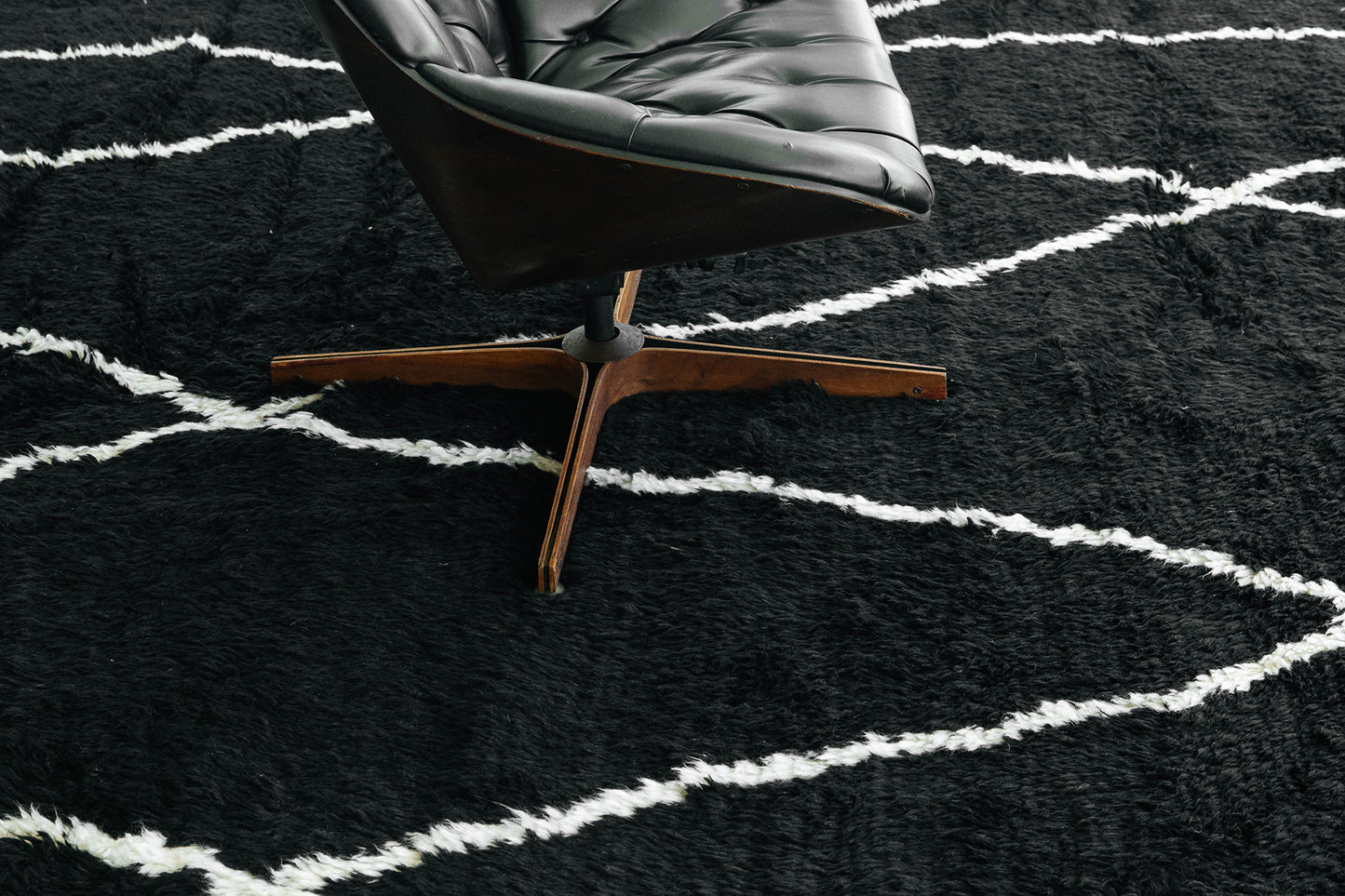 Modern Rug Image 1959 Bise, Atlas Collection