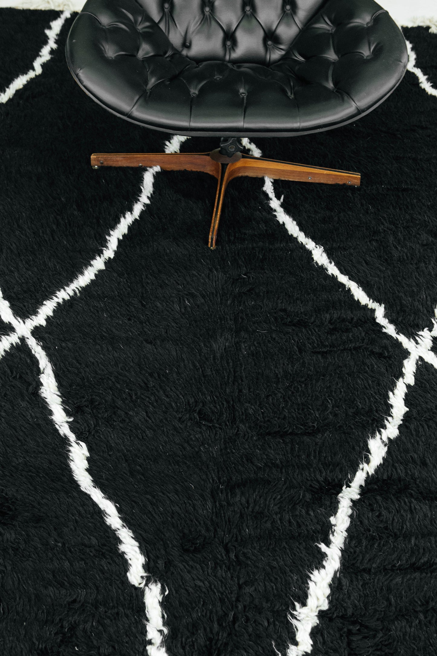 Modern Rug Image 1974 Bise, Atlas Collection