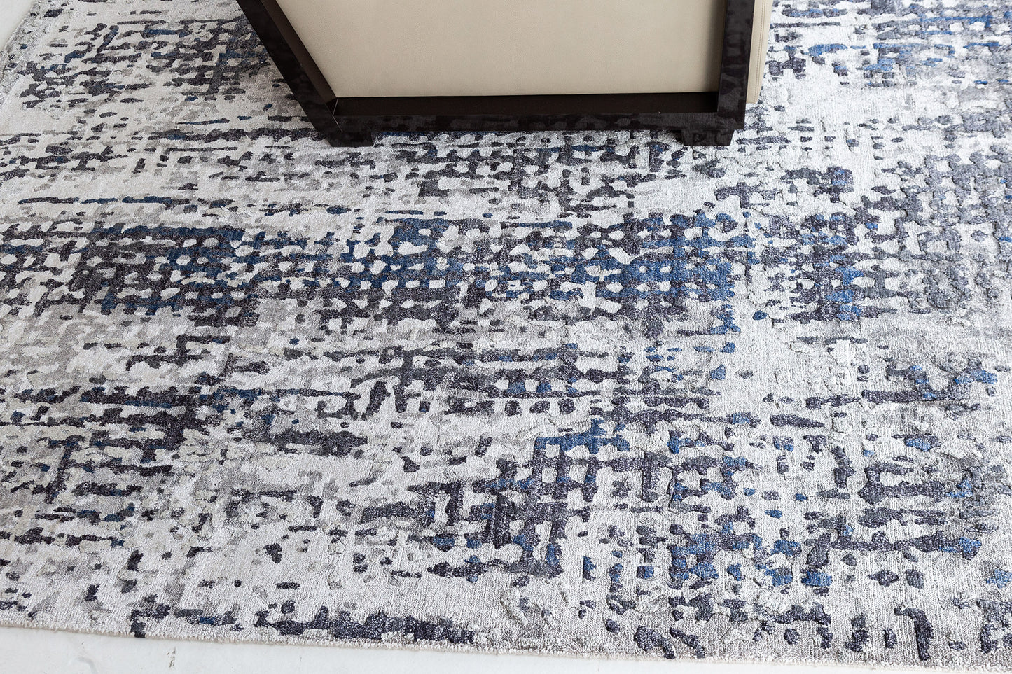 Modern Rug Image 7879 Modern Design Wool & Bamboo Silk Rug 10140A