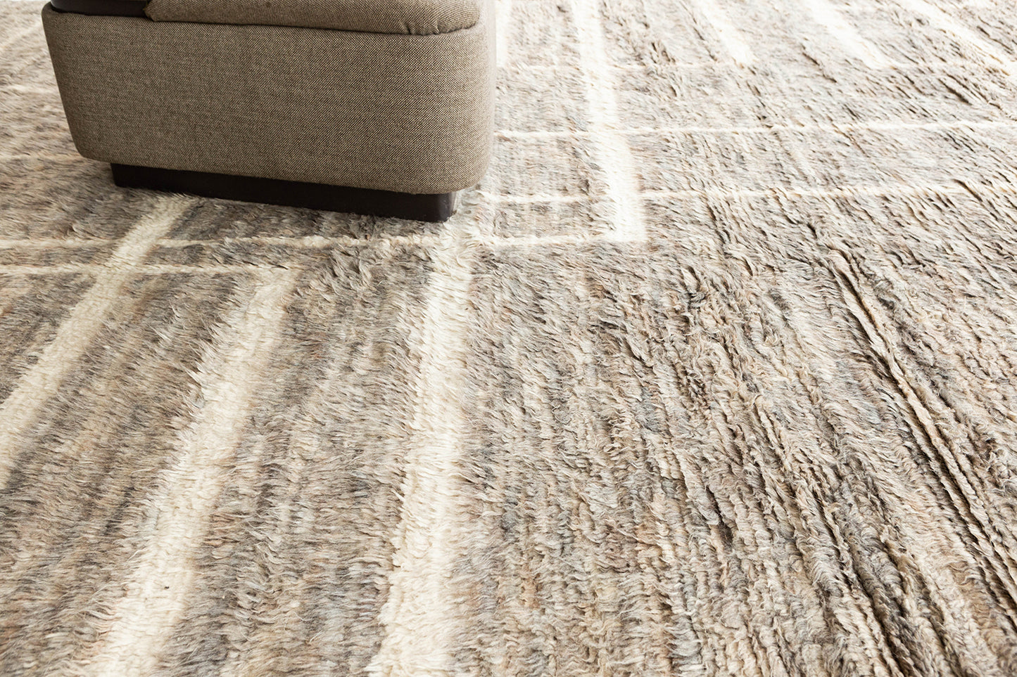 Modern Rug Image 8825 Natural Dye Moroccan Style Rug
