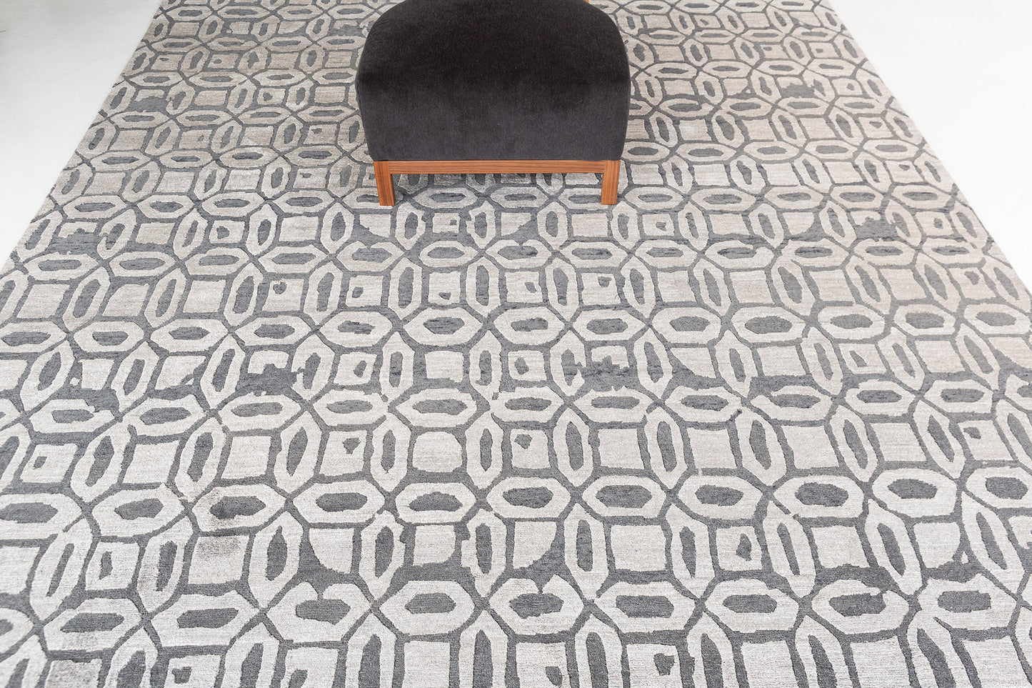 Modern Rug Image 7798 Modern Design Bamboo Silk Rug Rallegra