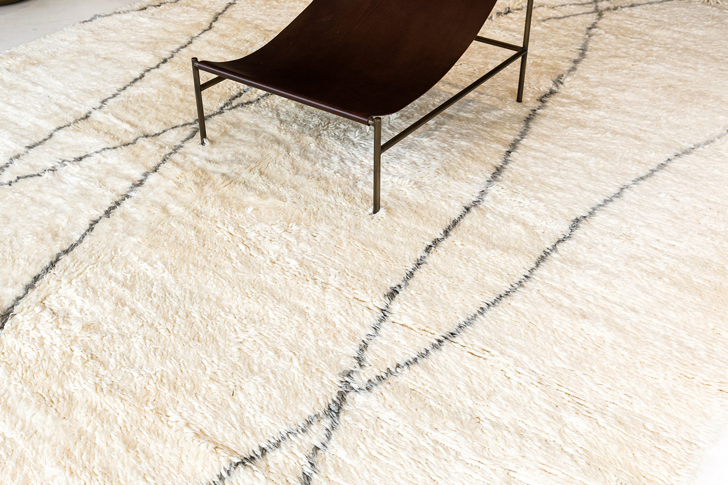 Modern Rug Image 1953 Bise, Atlas Collection