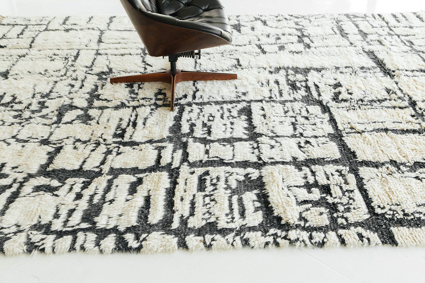 Modern Rug Image 8785 Natural Dye Moroccan Style Denali Collection MB03