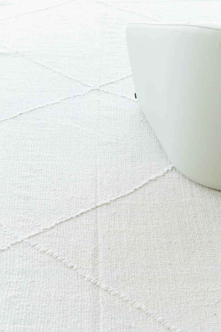 Modern Rug Image 6115 Leste, Atlas Collection