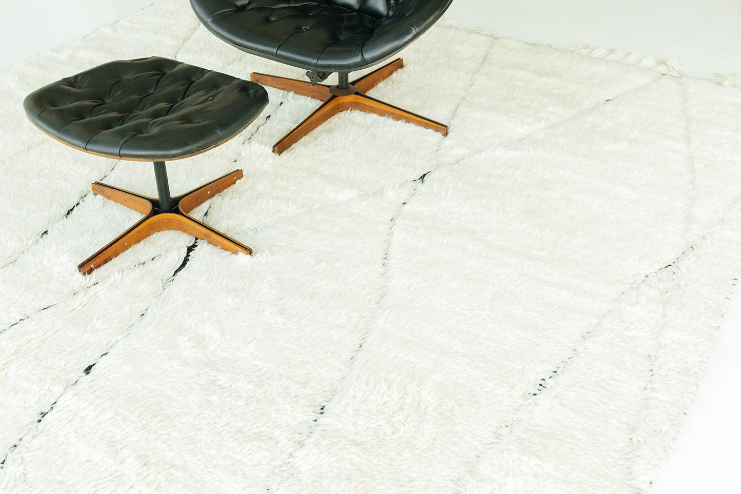 Modern Rug Image 12054 Tünner, Atlas Collection