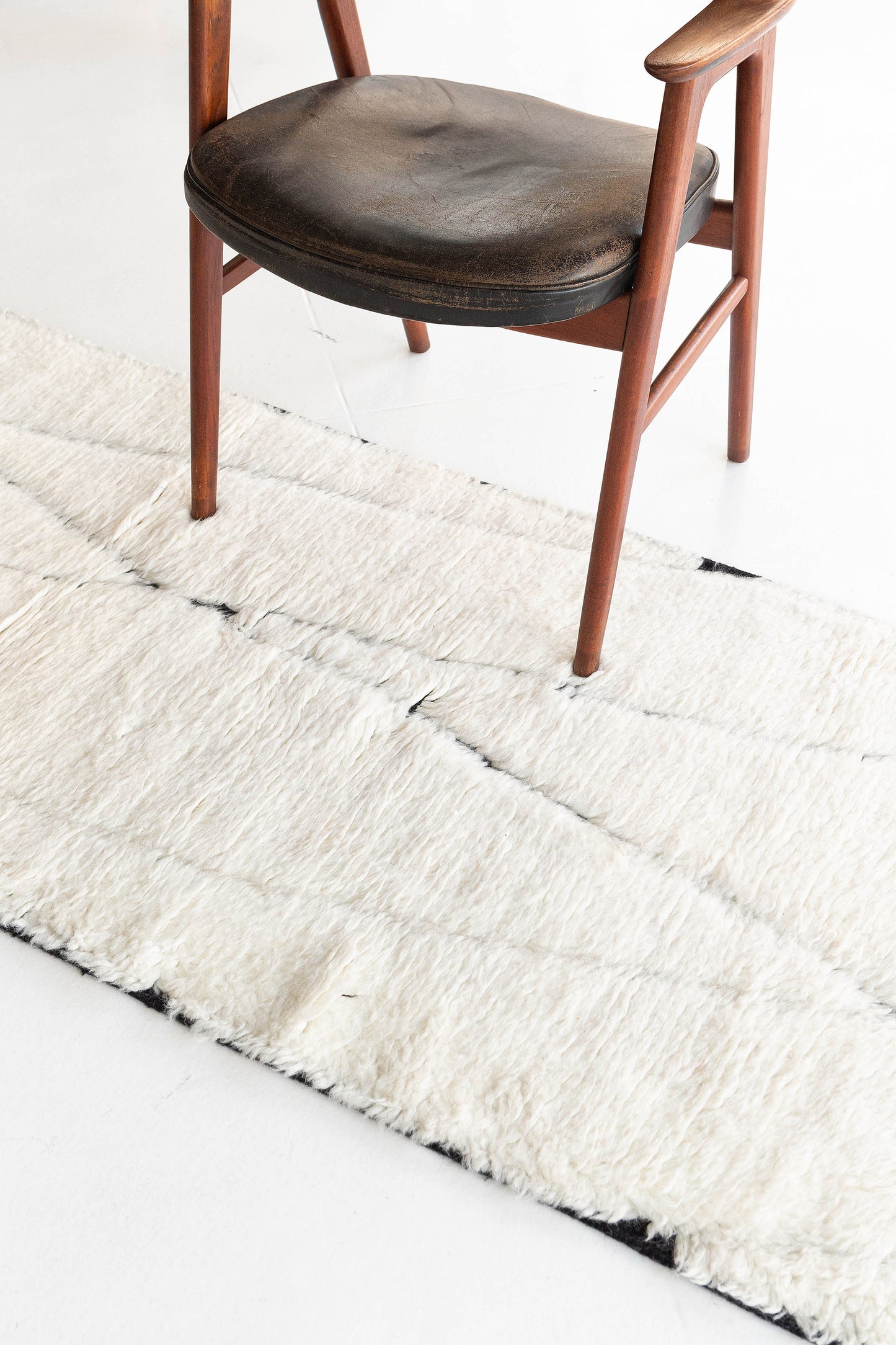 Modern Rug Image 1932 Bise, Atlas Collection