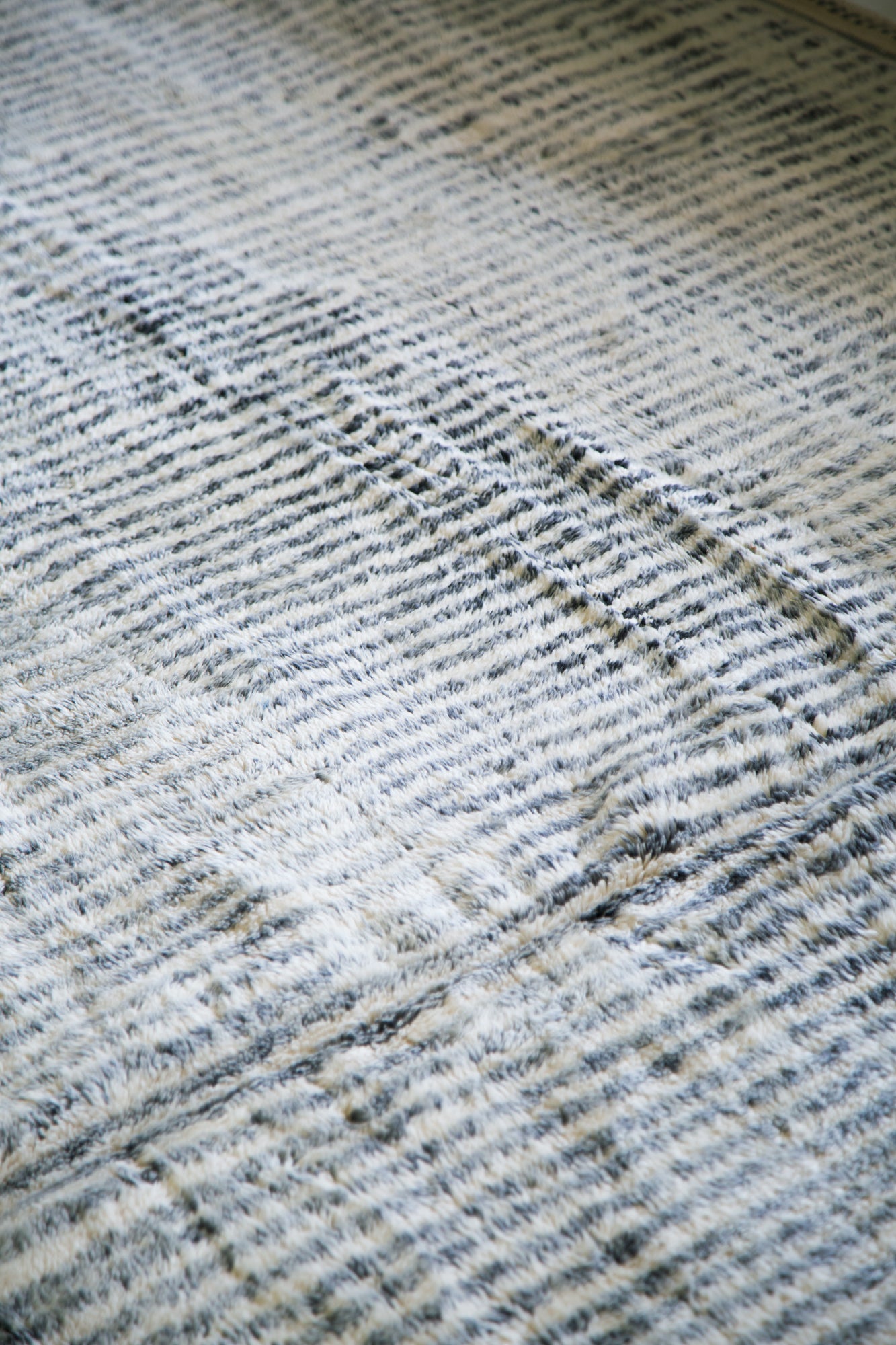 Modern Rug Image 8054 Moroccan Middle Atlas Tribe Berber Rug