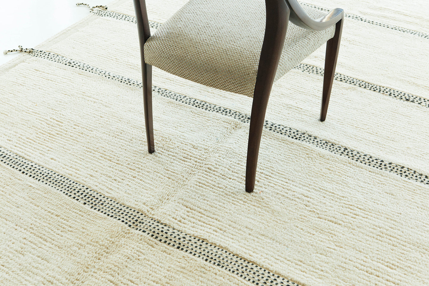 Modern Rug Image 8045 Moroccan Middle Atlas Tribe Berber Rug