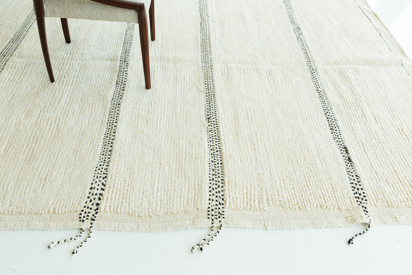 Modern Rug Image 8048 Moroccan Middle Atlas Tribe Berber Rug