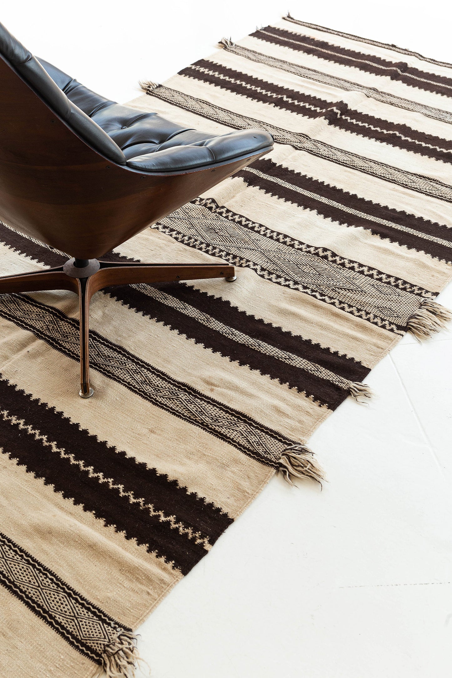 Modern Rug Image 13334 Vintage Moroccan High Atlas Berber Tribe Kilim