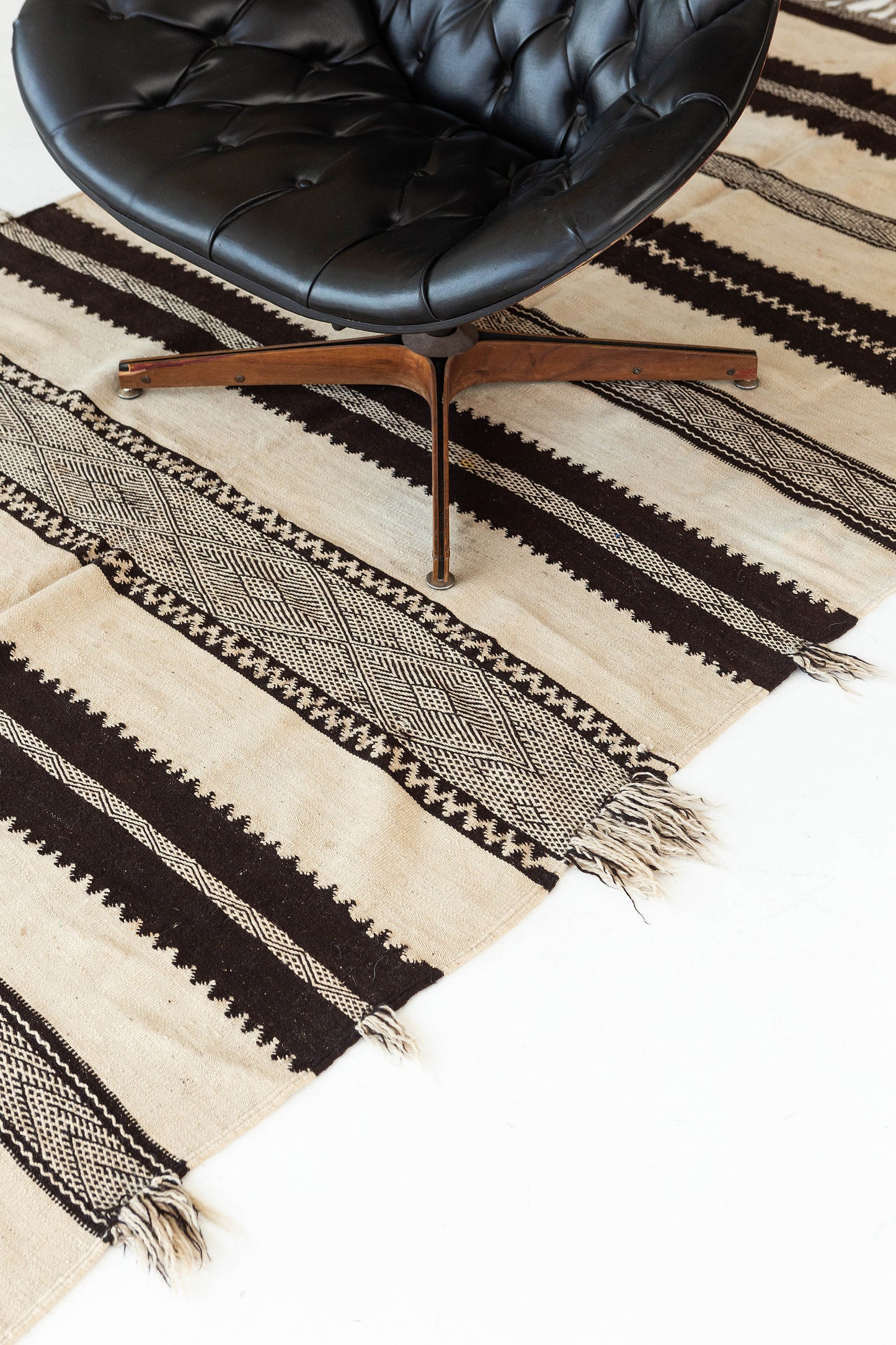 Modern Rug Image 13336 Vintage Moroccan High Atlas Berber Tribe Kilim