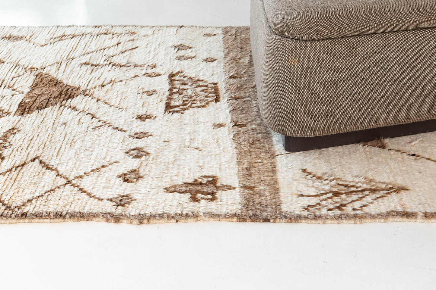 Modern Rug Image 12430 Vintage Moroccan Azilal Tribe Berber Rug