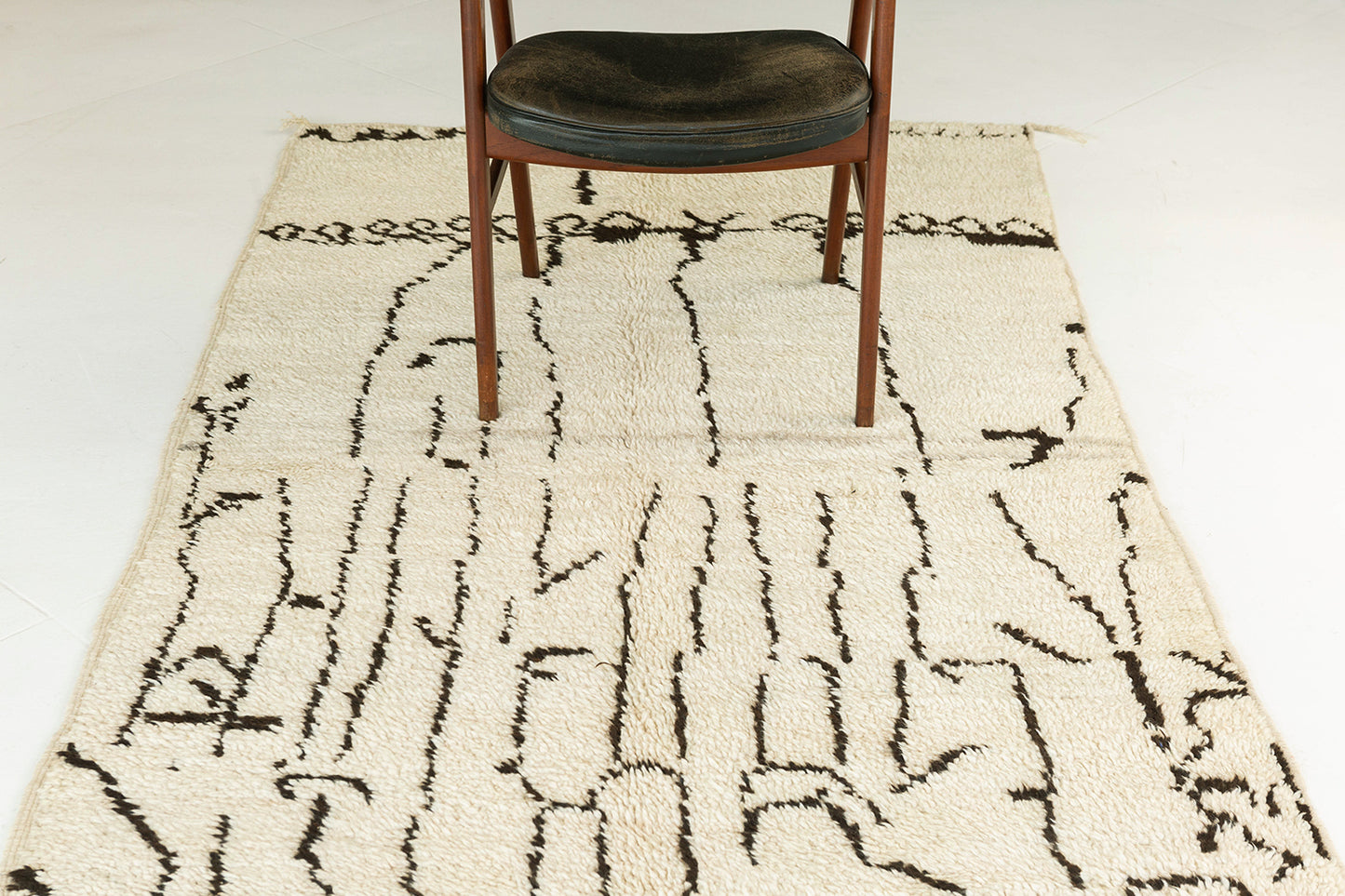 Modern Rug Image 12487 Vintage Moroccan Azilal Tribe Berber Rug