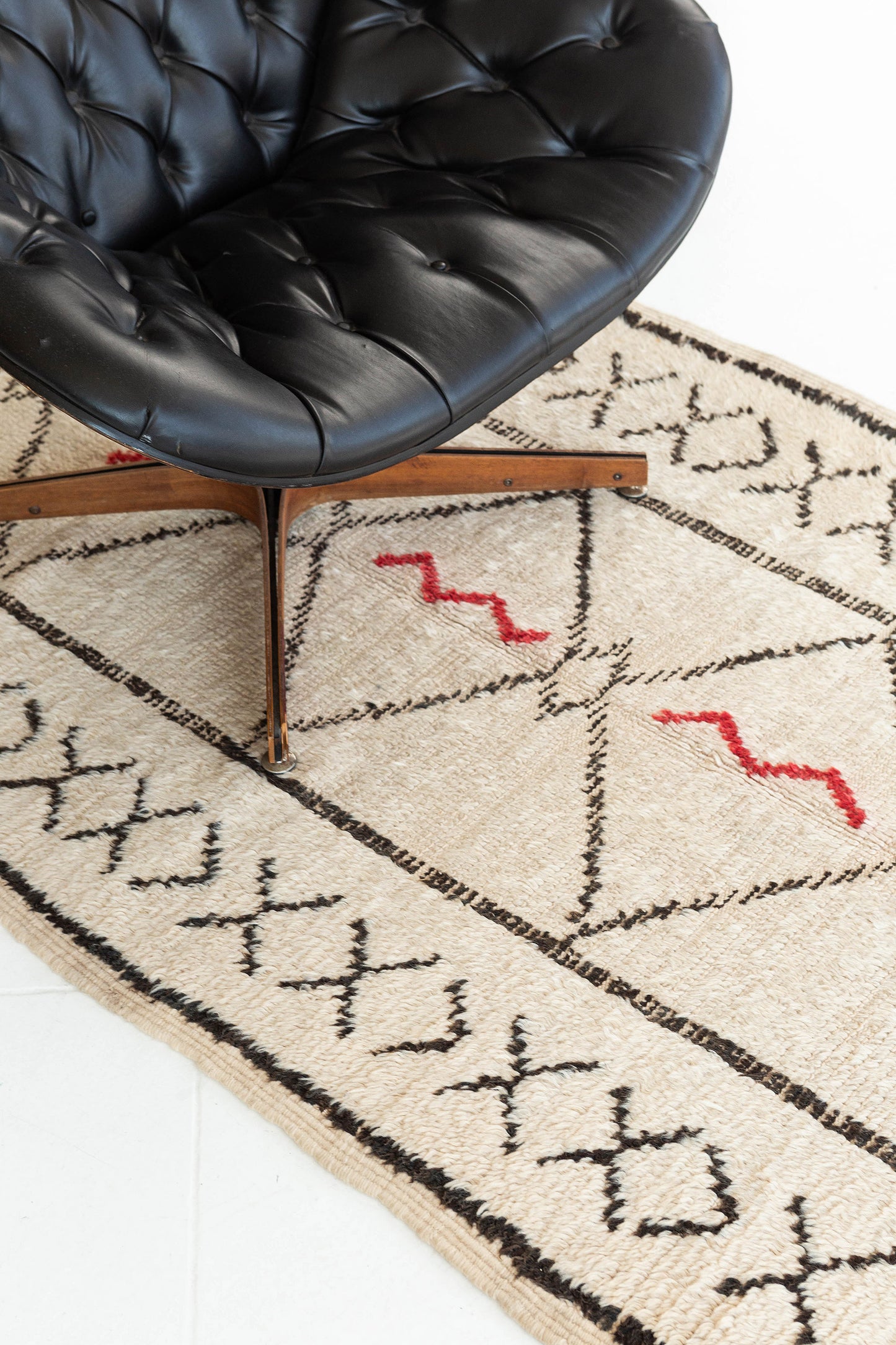 Modern Rug Image 12515 Vintage Moroccan Azilal Tribe Berber Rug