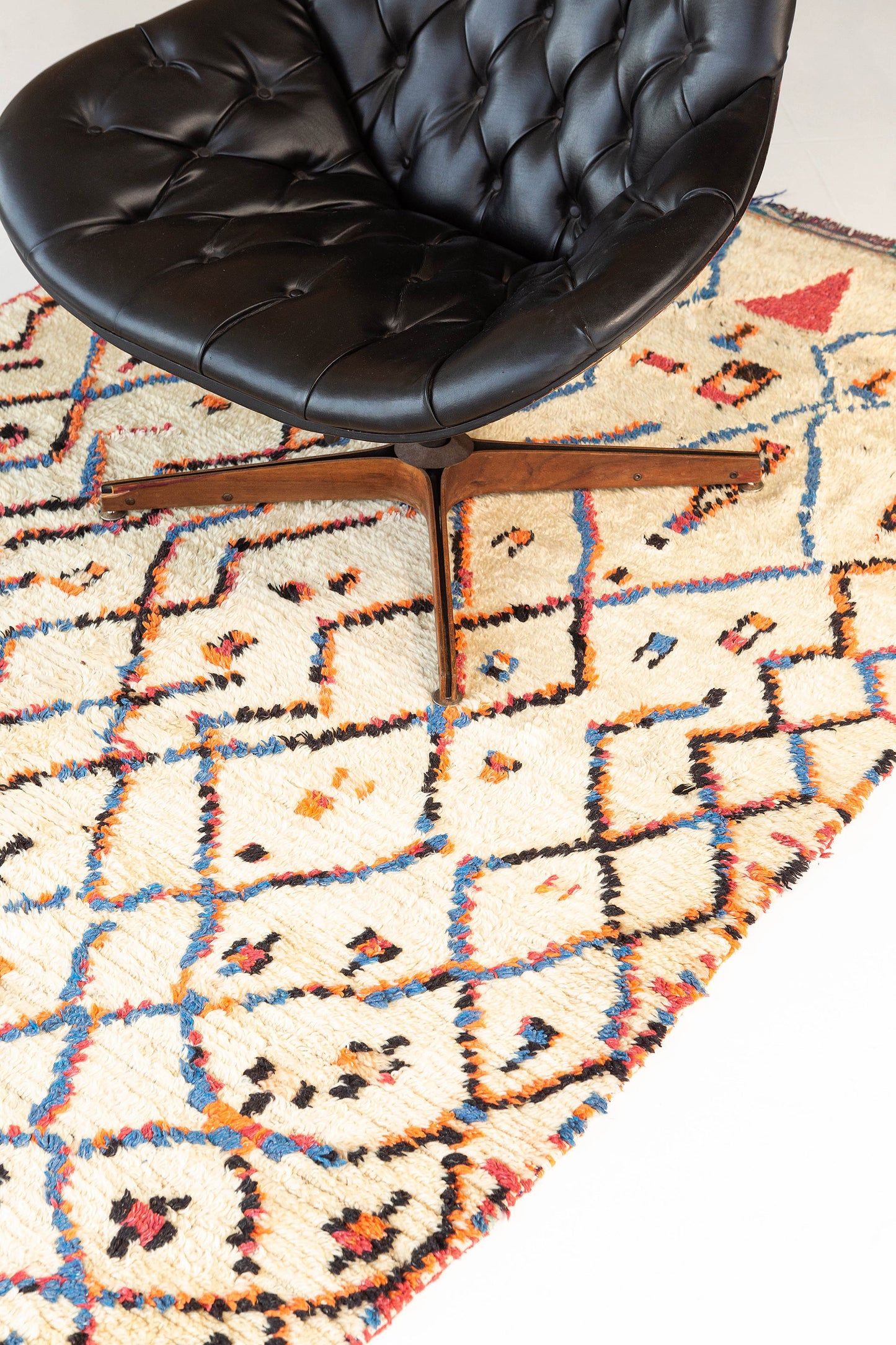 Modern Rug Image 12568 Vintage Moroccan Azilal Tribe Berber Rug