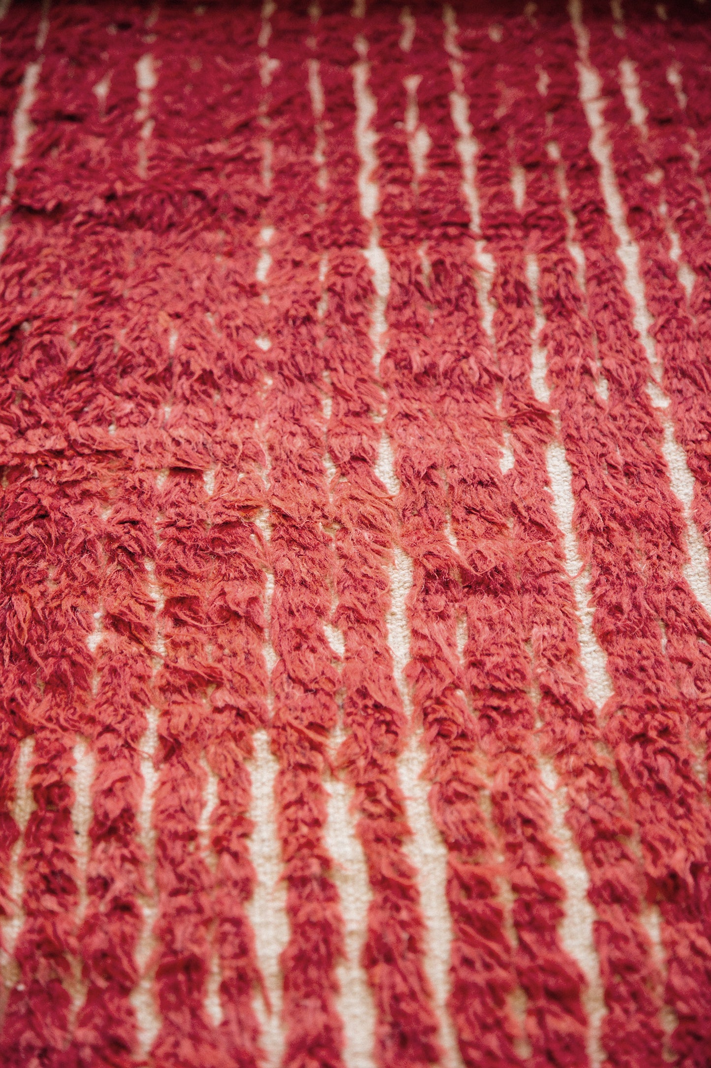 Modern Rug Image 4273 Fohn, Haute Bohemian