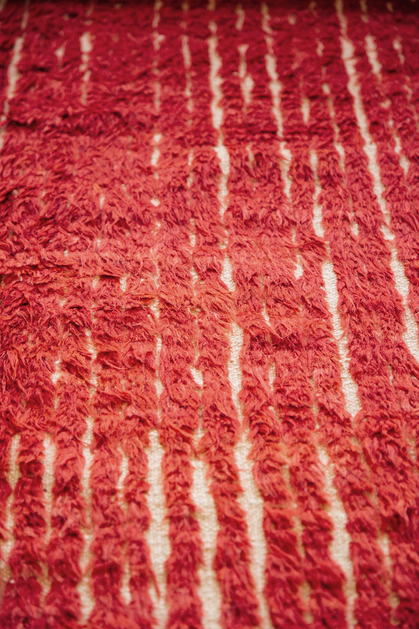 Modern Rug Image 4299 Fohn, Haute Bohemian