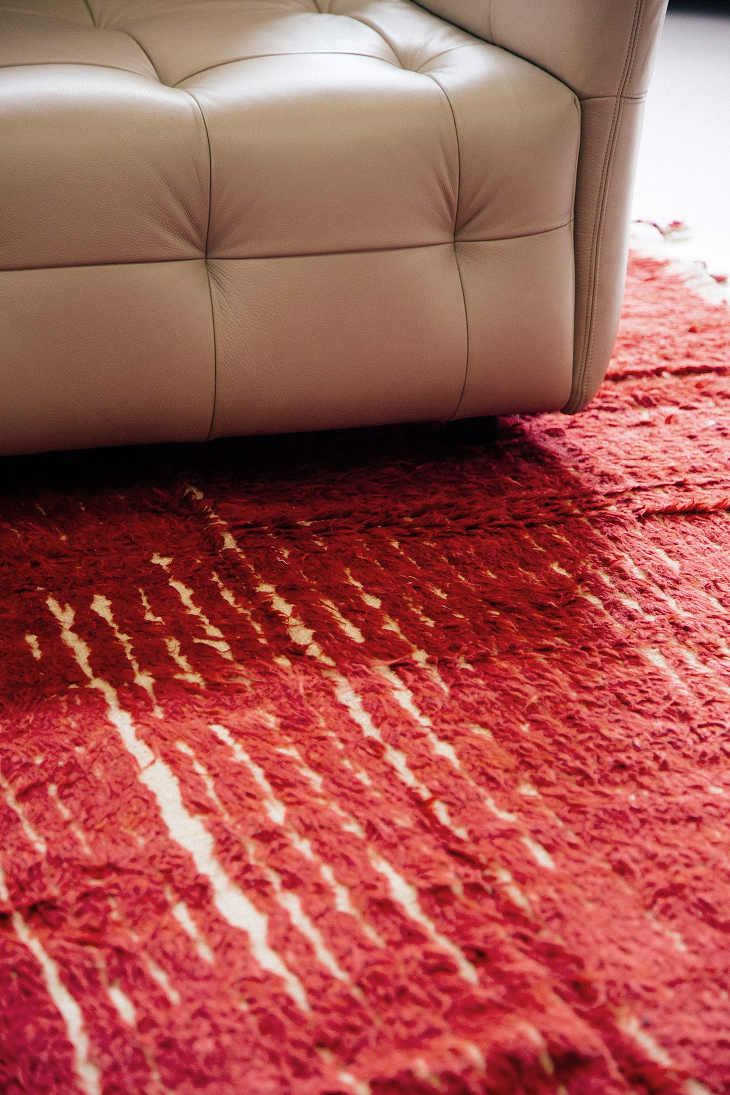 Modern Rug Image 4301 Fohn, Haute Bohemian