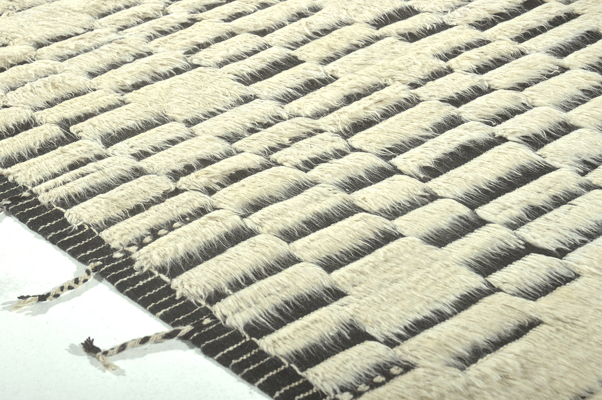 Modern Rug Image 10179 Sirocco, Haute Bohemian