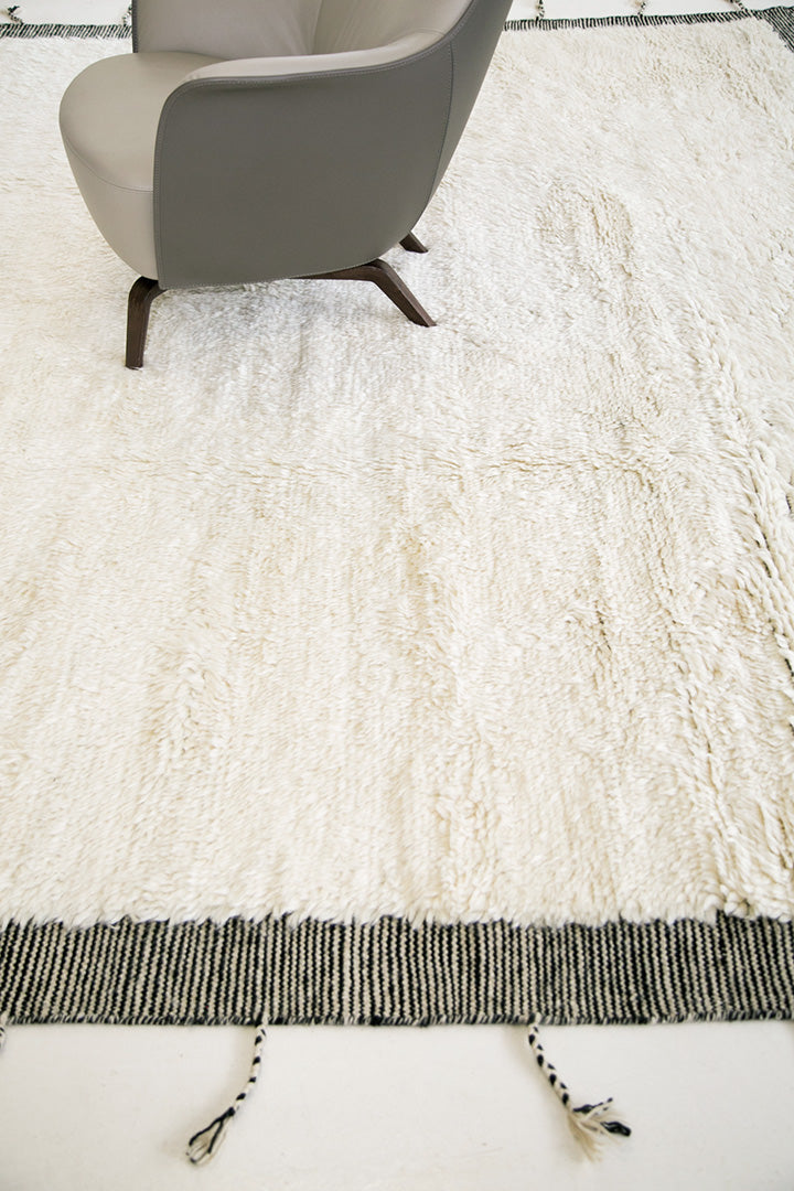 Modern Rug Image 4825 Gregale, Haute Bohemian