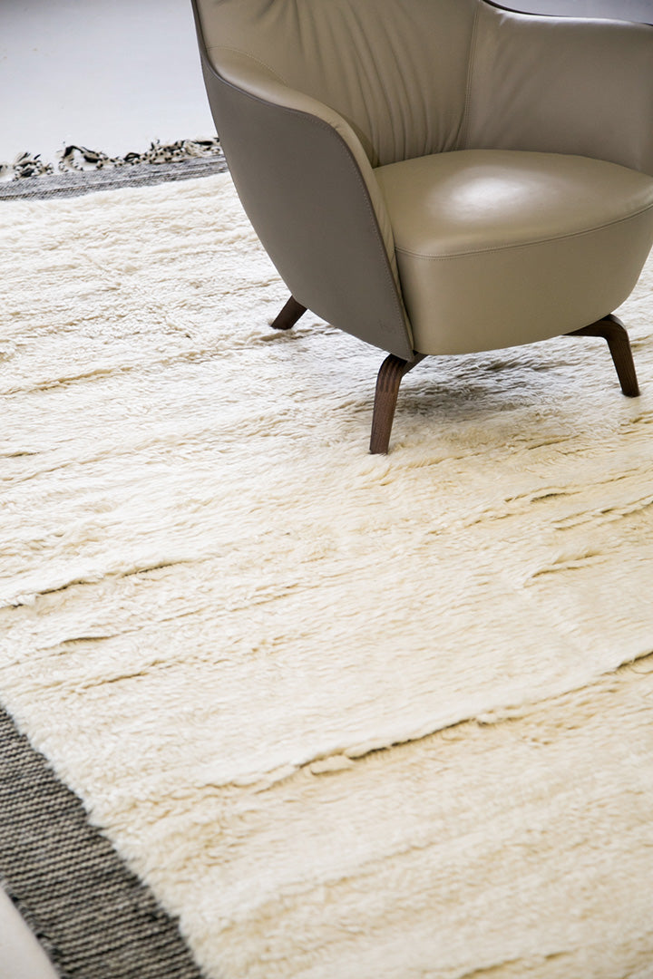 Modern Rug Image 4841 Gregale, Haute Bohemian