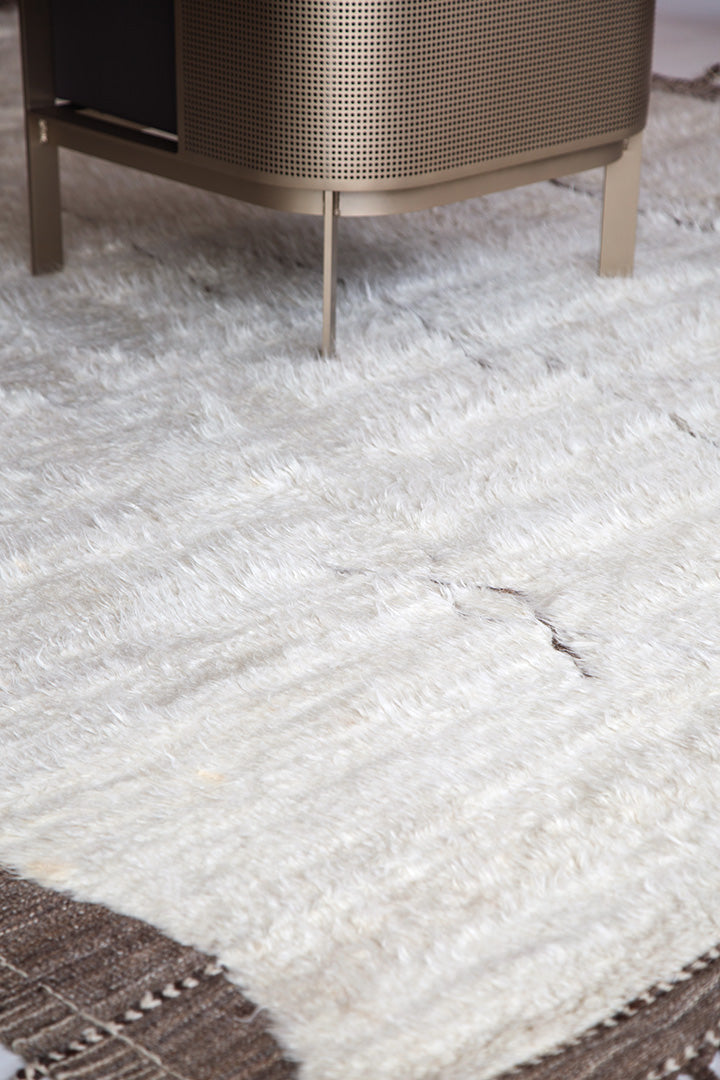 Modern Rug Image 4641 Gilavar, Haute Bohemian
