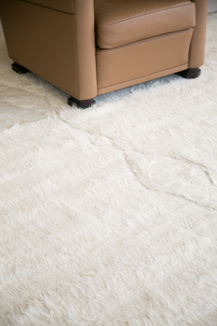 Modern Rug Image 4647 Gilavar, Haute Bohemian