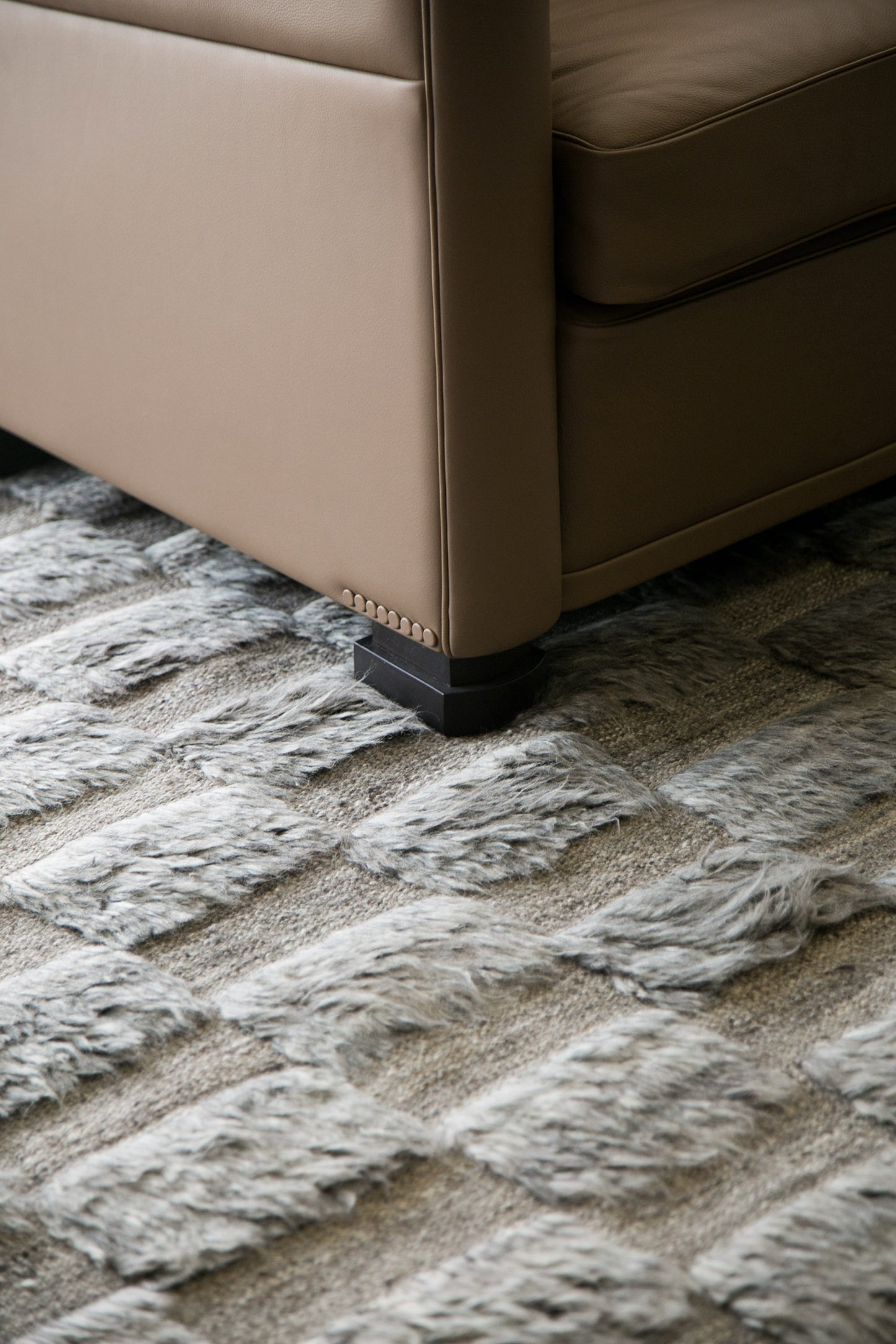 Modern Rug Image 10162 Sirocco, Haute Bohemian