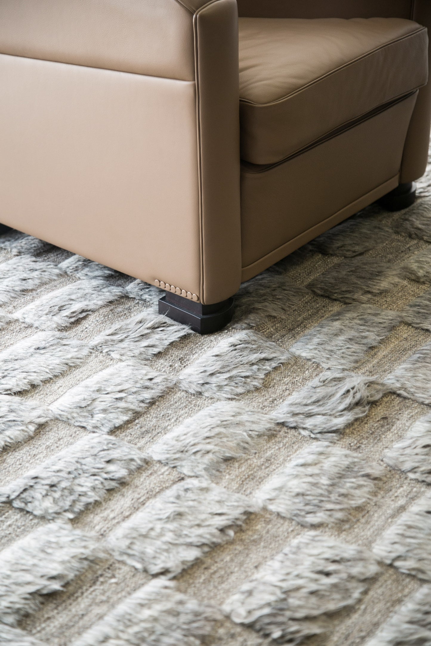 Modern Rug Image 10163 Sirocco, Haute Bohemian