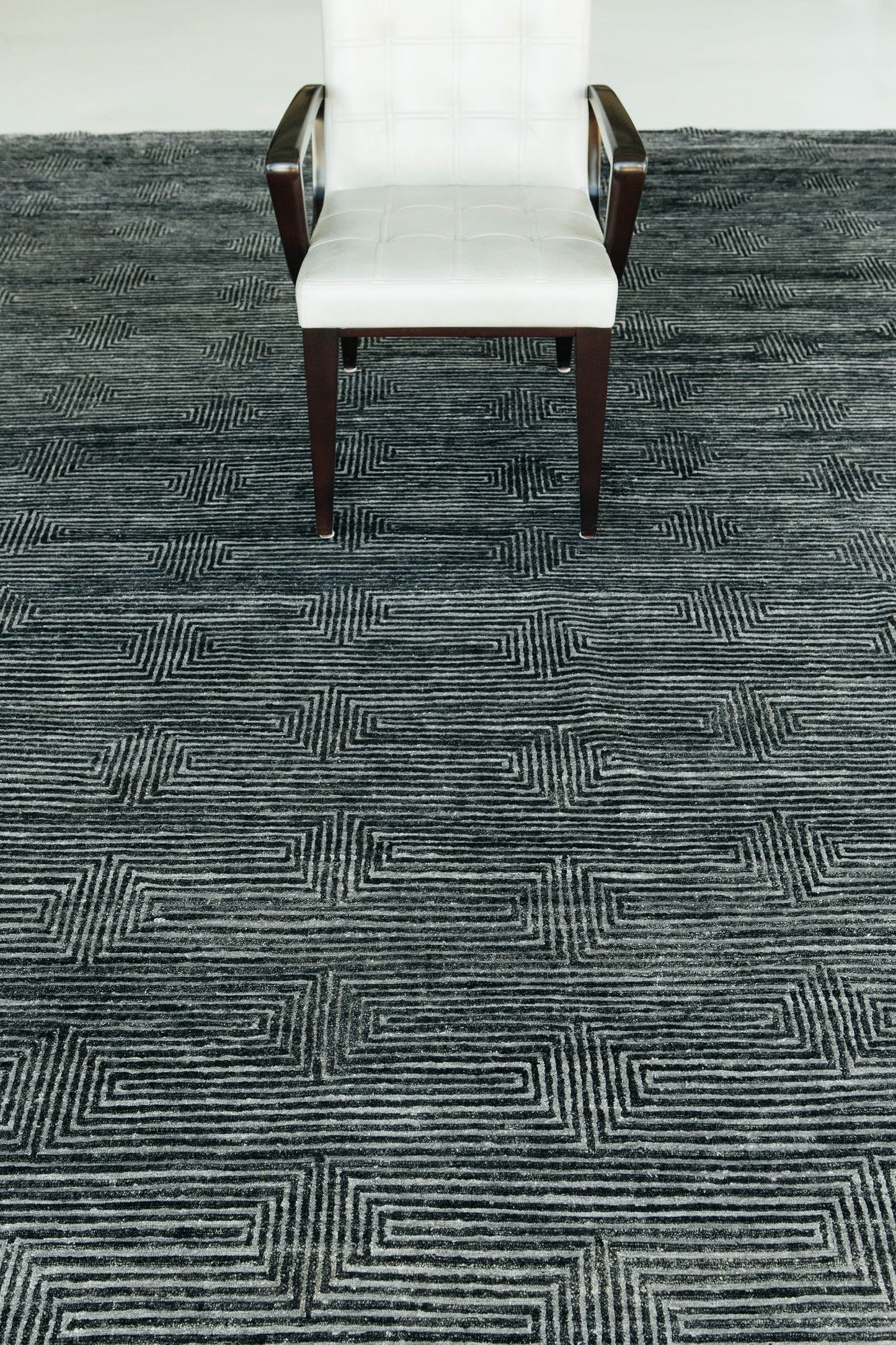 Modern Rug Image 5503 Ishpallur, Elan Collection