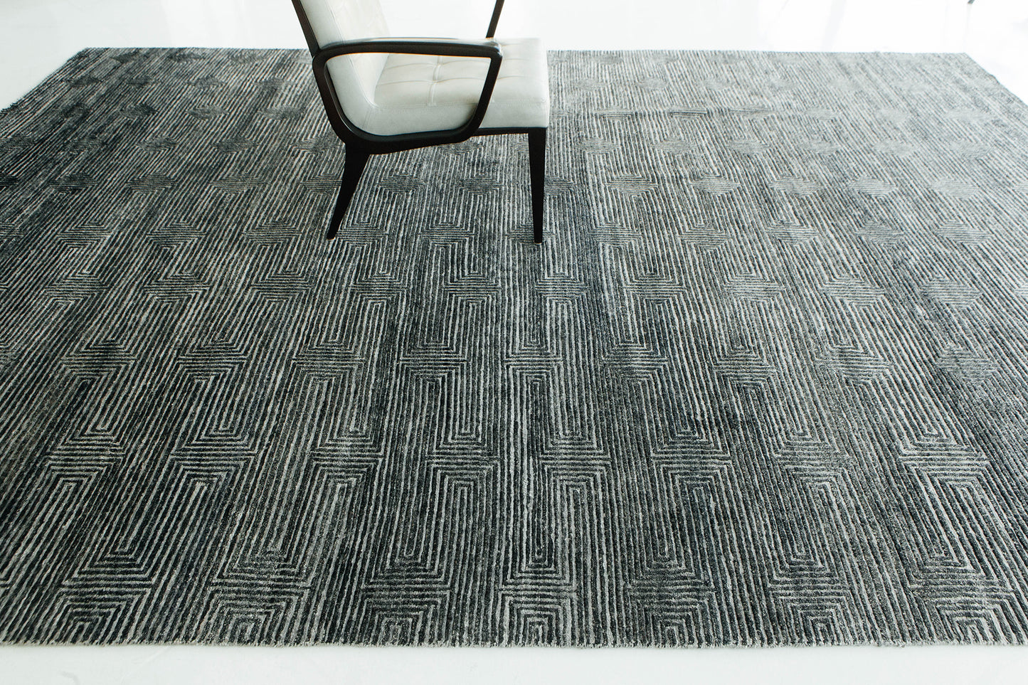 Modern Rug Image 5502 Ishpallur, Elan Collection