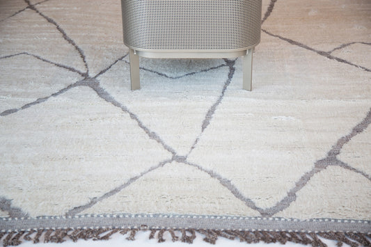 Modern Rug Image 6372 Mago, Atlas Collection