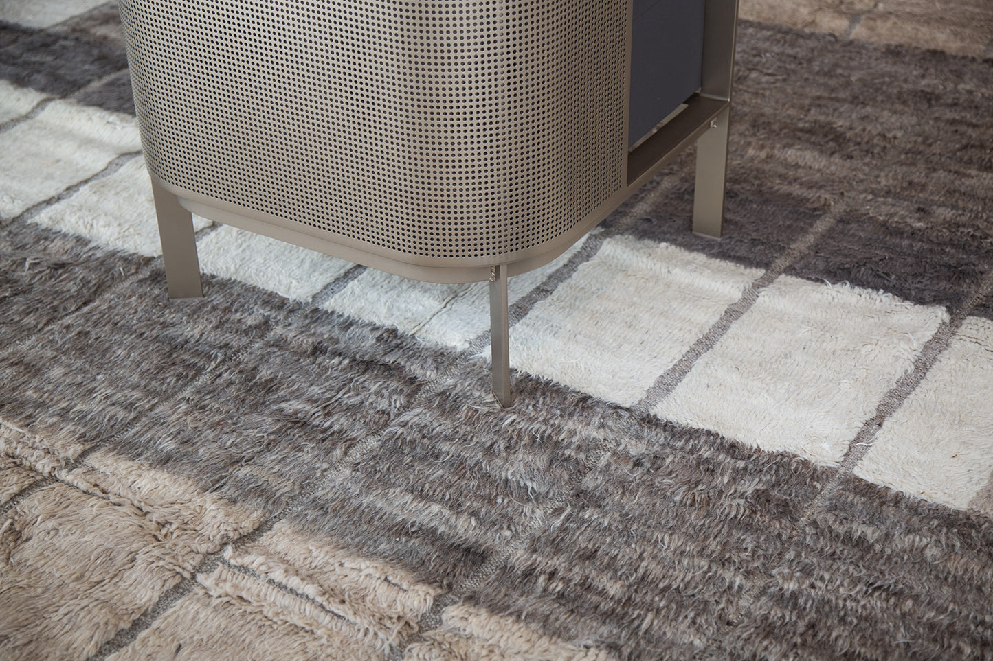 Modern Rug Image 5916 Khazri, Haute Bohemian