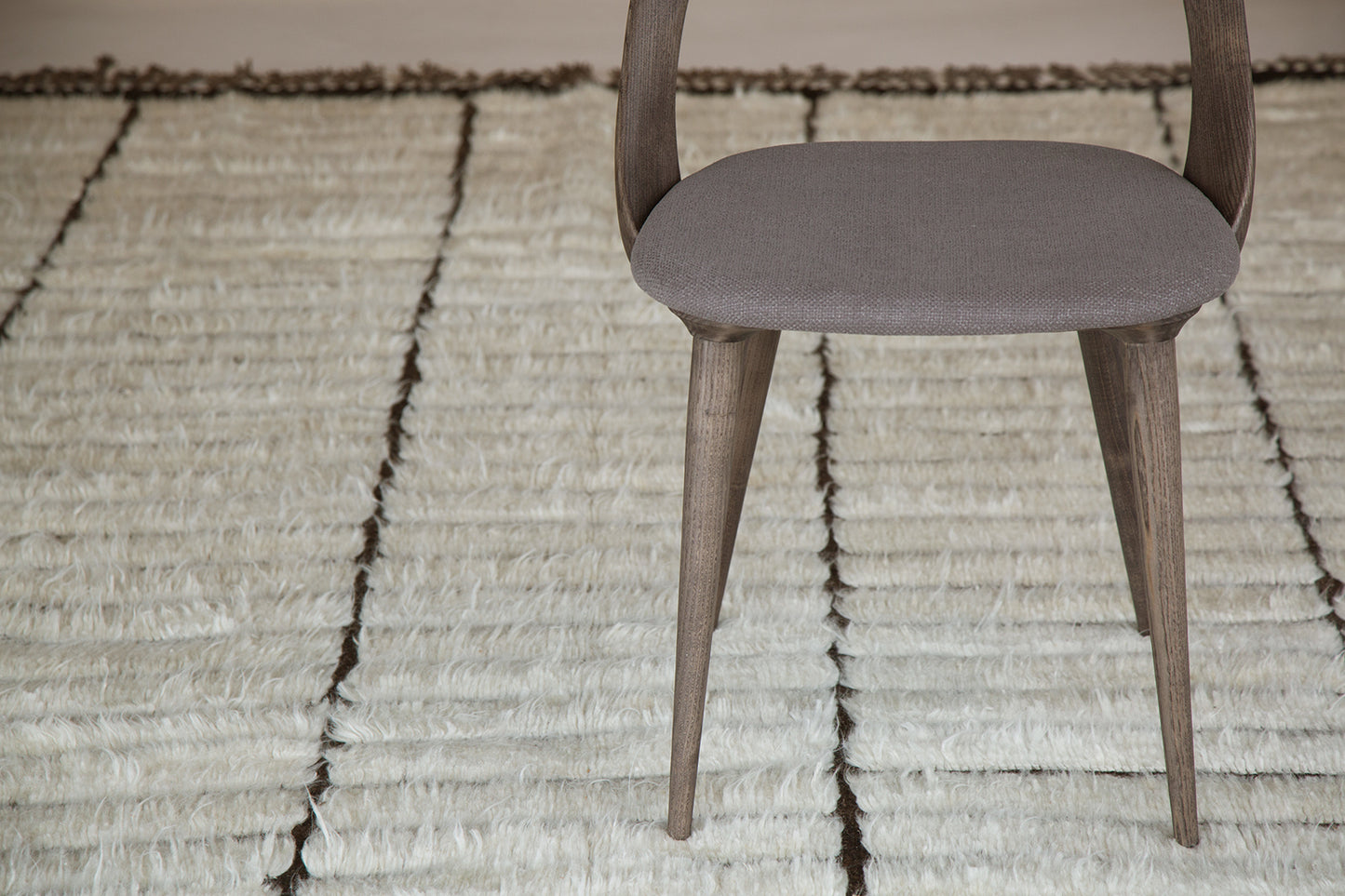 Modern Rug Image 9313 Pommie, Haute Bohemian