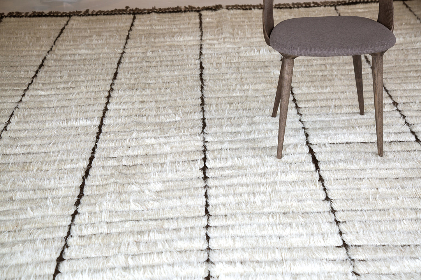 Modern Rug Image 9312 Pommie, Haute Bohemian